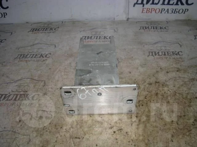 кронштейн усилителя переднего бампера Audi A4 (B8) 2007-2015 R F