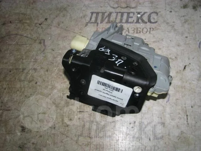 замок двери VW Tiguan 2007-2011 R R