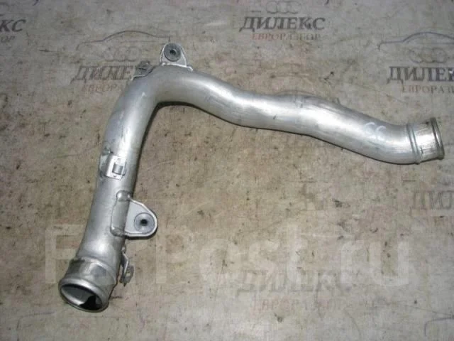 патрубок интеркулера VW Jetta 2005-2011 - -