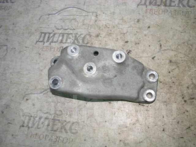 кронштейн акпп VW Tiguan 2007-2011 L -