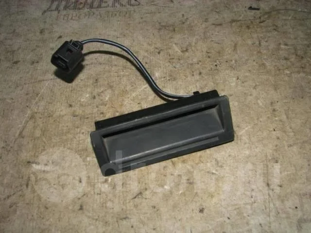 кнопка открывания багажника VW Touareg 2002-2010 - -