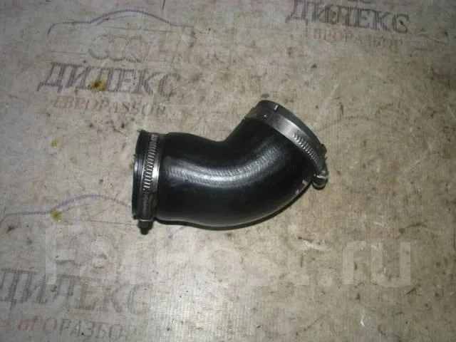 патрубок интеркулера VW Tiguan 2007-2011 - -