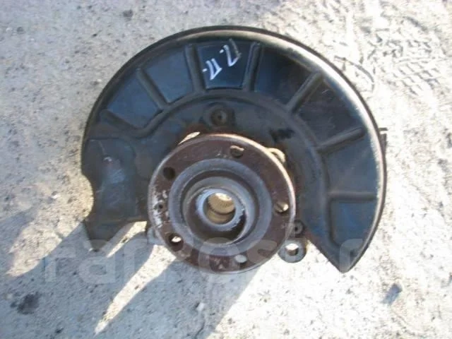 кулак поворотный VW Jetta 2005-2011 R F