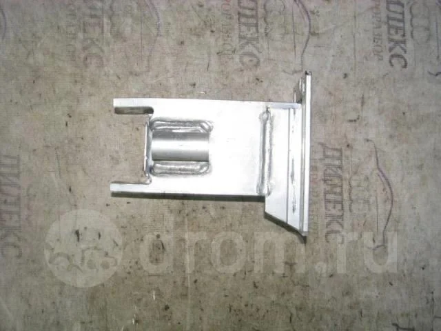 кронштейн усилителя переднего бампера Audi A4 (B8) 2007-2015 R F