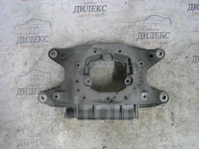 кронштейн опоры кпп Audi A4 (B8) 2007-2015 - -