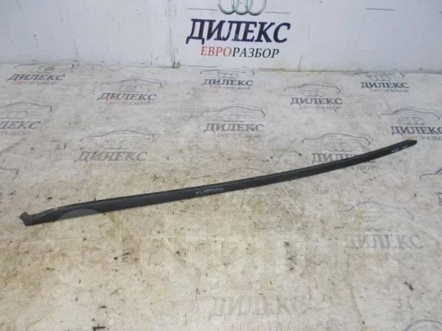молдинг лобового стекла Audi A4 (B8) 2007-2015 R -
