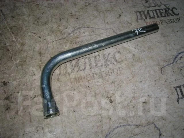 ключ баллонный Audi A4 (B8) 2007-2015 - -