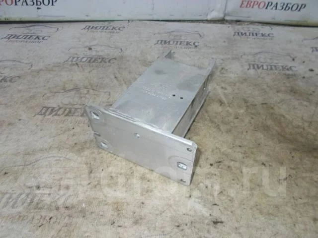 кронштейн усилителя переднего бампера Audi A5 /S5 Coupe/Sportback R F