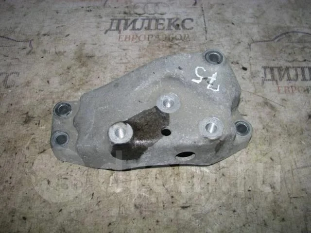 кронштейн акпп VW Tiguan 2007-2011 L -