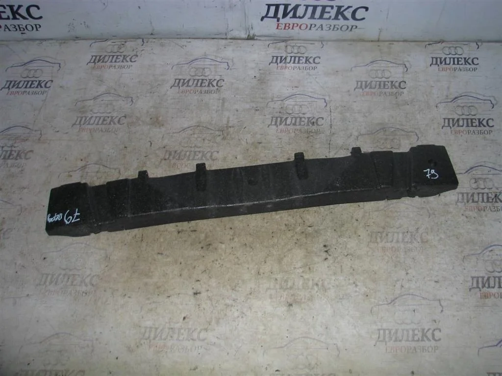 наполнитель переднего бампера Audi A4 (B8) 2007-2015 - F