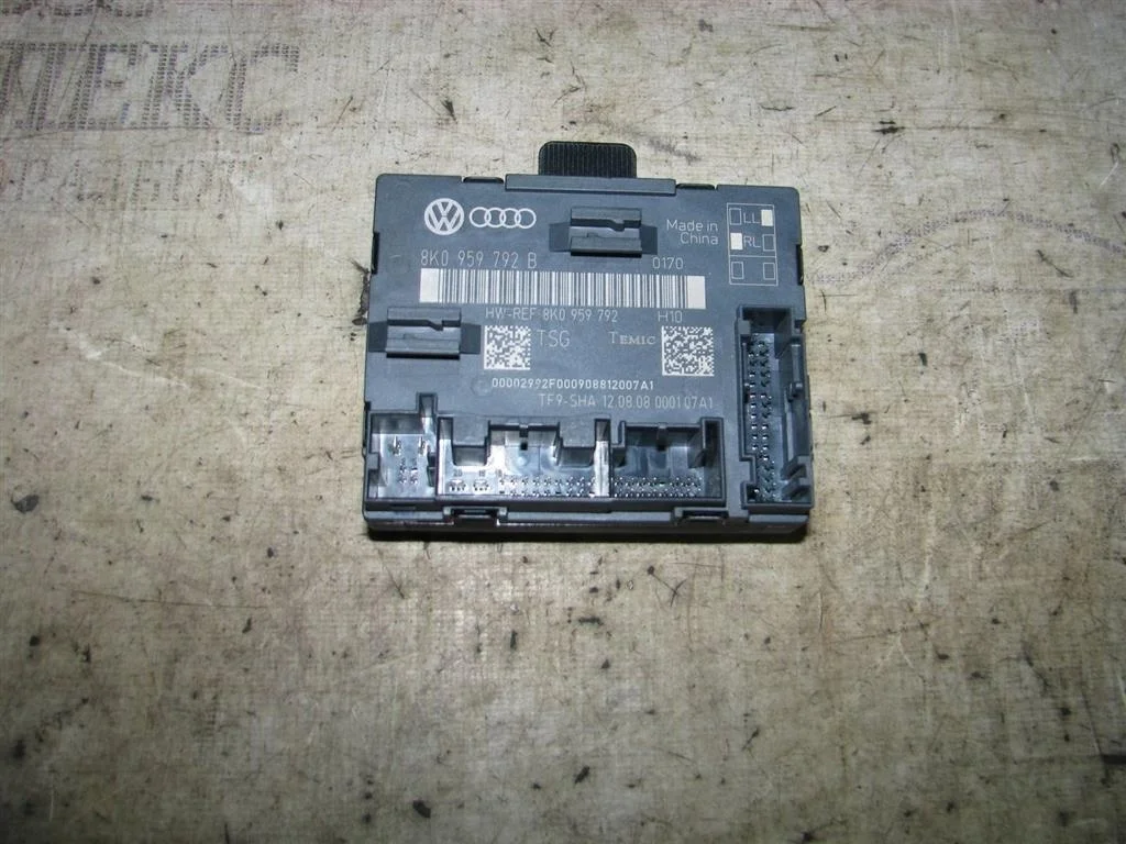 блок управления двери Audi A4 (B8) 2007-2015 - -