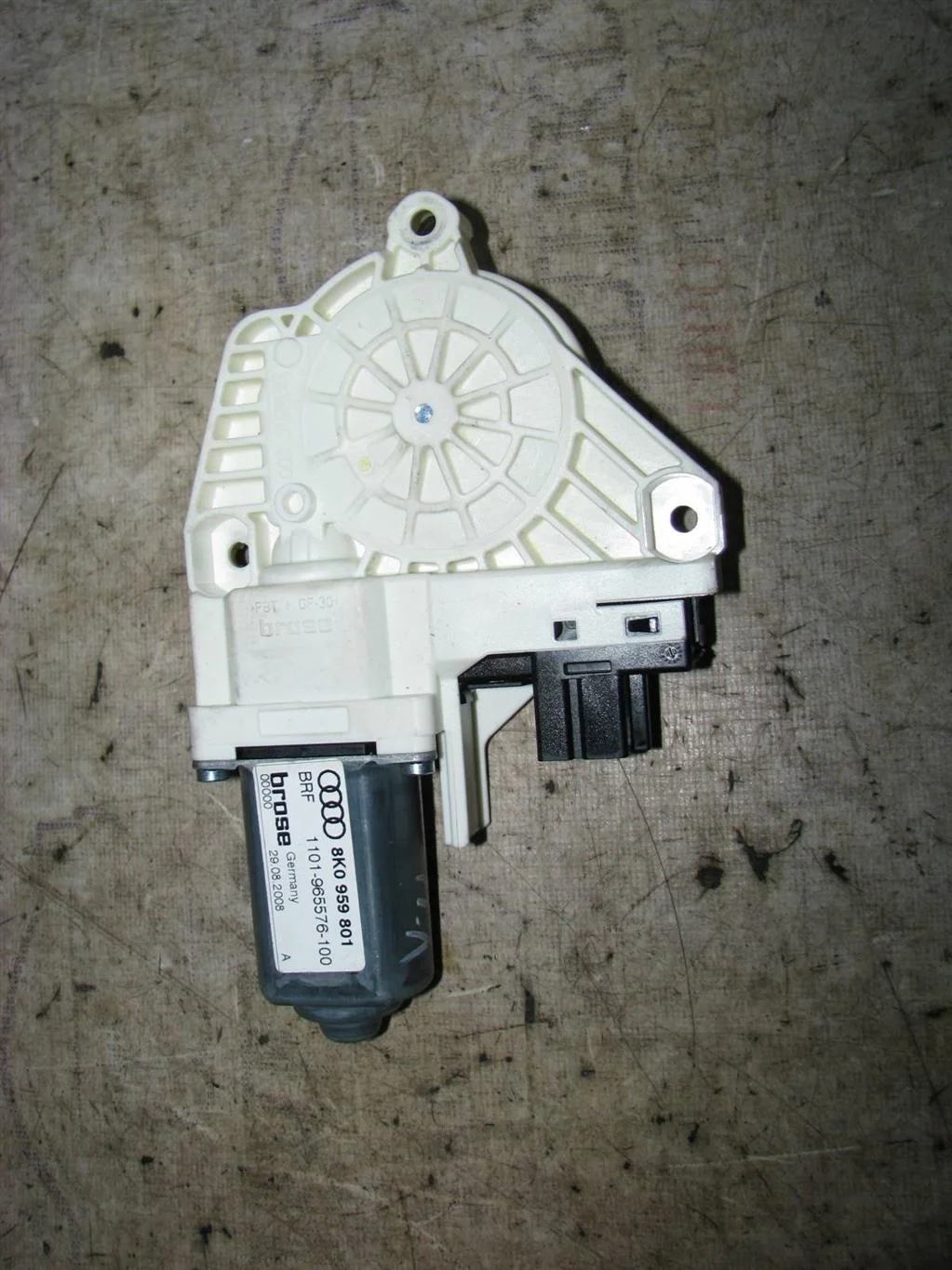 моторчик стеклоподъемника Audi A4 (B8) 2007-2015 L F