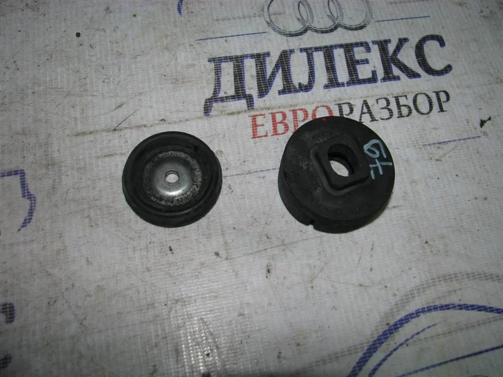 подушка радиатора основного Audi A4 (B8) 2007-2015 - -