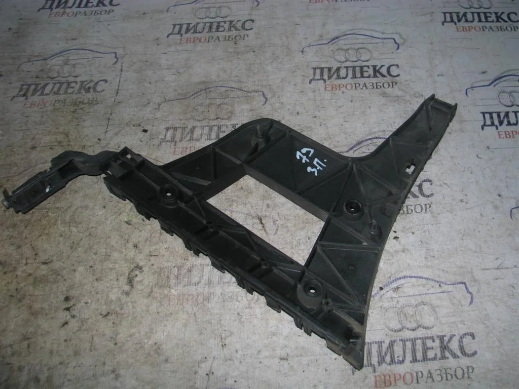 направляющая заднего бампера Audi A4 (B8) 2007-2015 R R