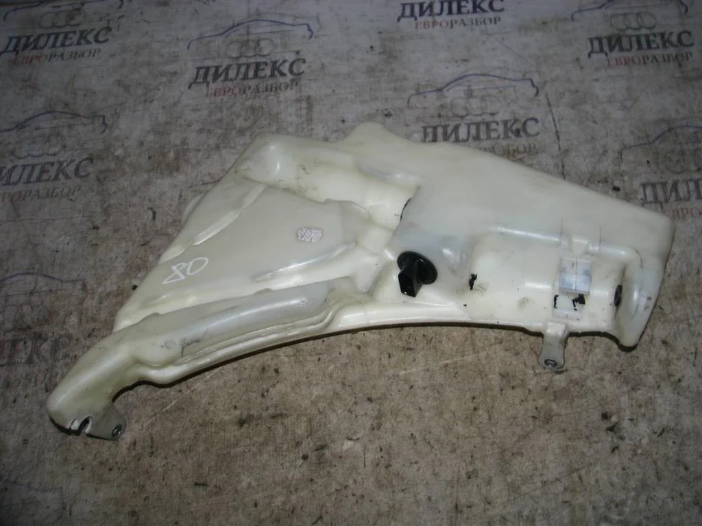 бачок омывателя лобового стекла Audi A4 (B8) 2007-2015 - -