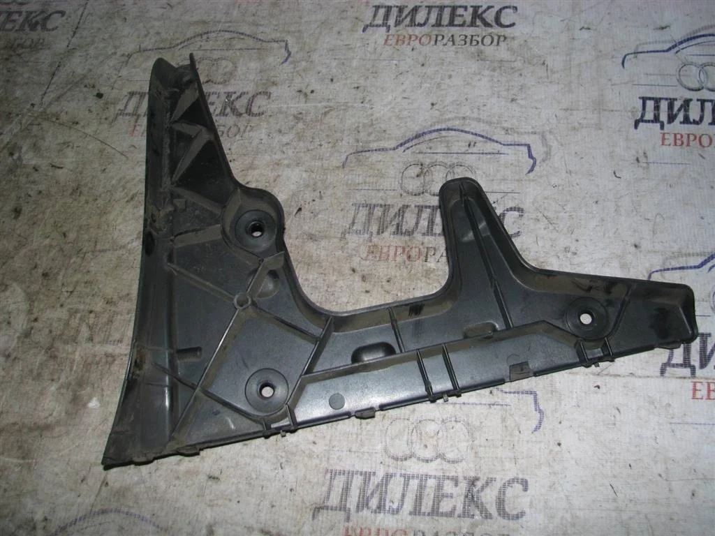 направляющая заднего бампера Audi A6 (C6 4F) 2004-2011 R R