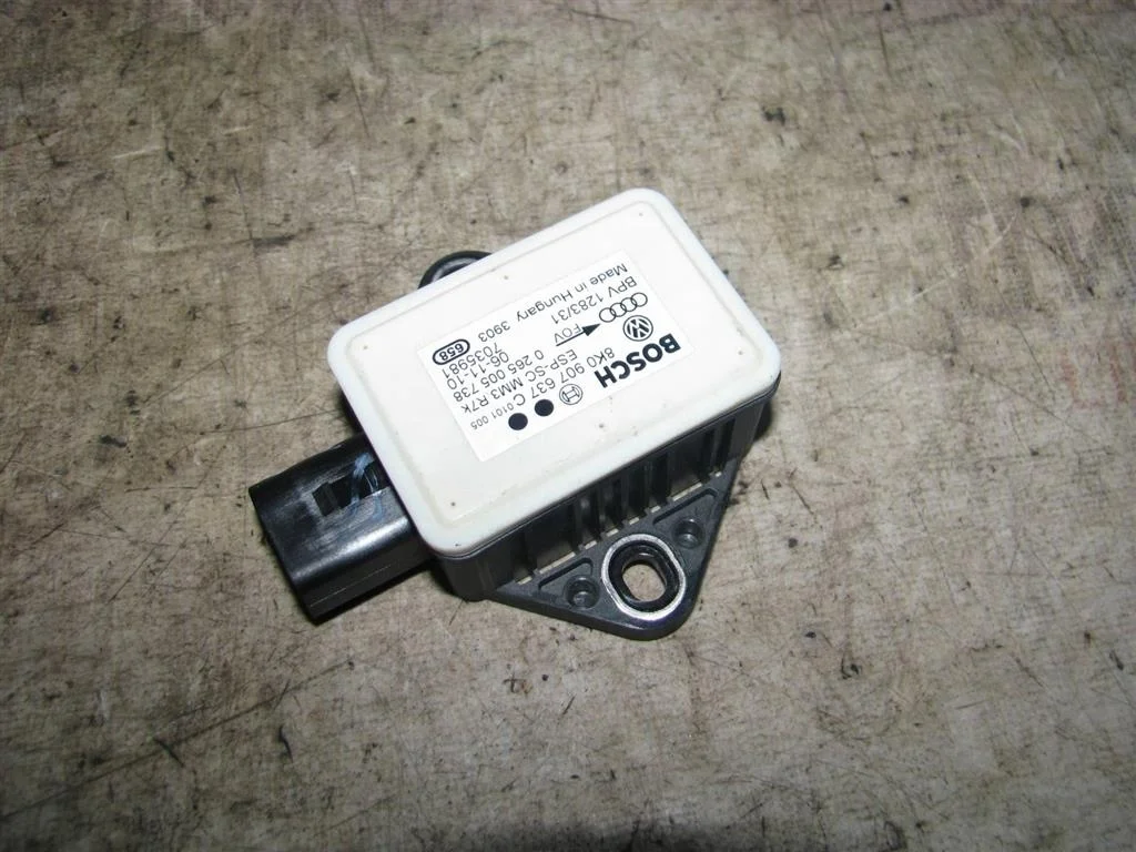 датчик ускорения Audi Q5 - -