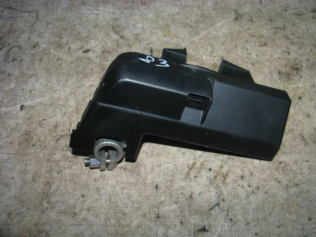 клемма аккумулятора плюс Audi Q5 - -