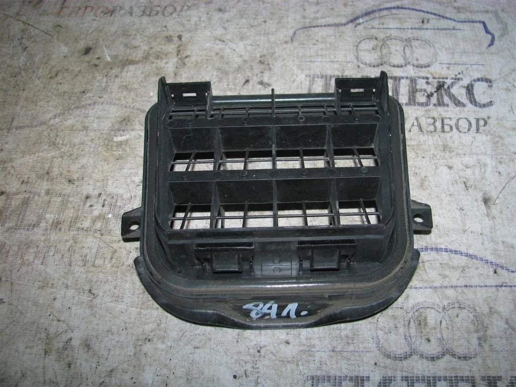 решетка вентиляционная Audi A4 (B8) 2007-2015 - -
