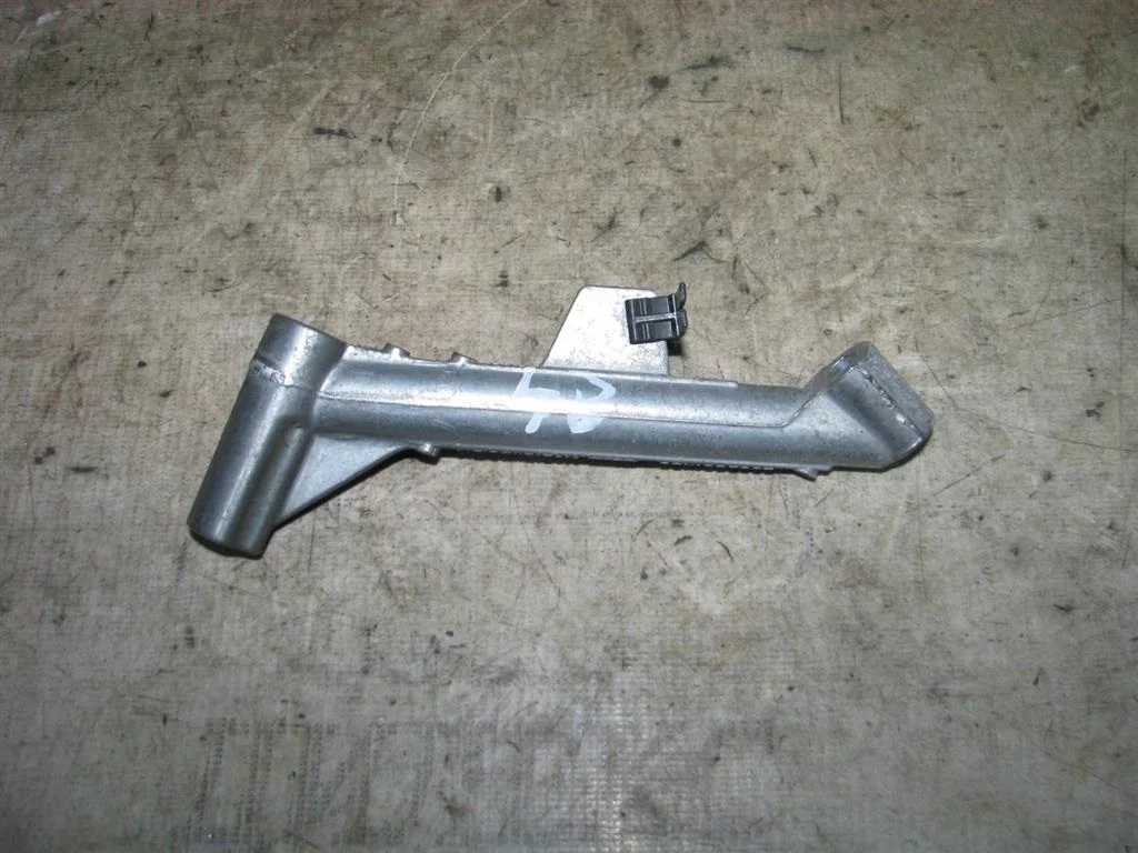 кронштейн Audi A4 (B8) 2007-2015 - -