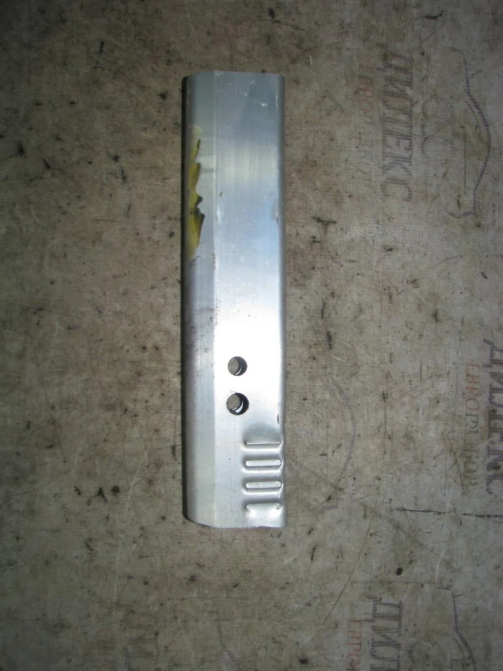 кронштейн усилителя заднего бампера Audi A4 (B8) 2007-2015 R R