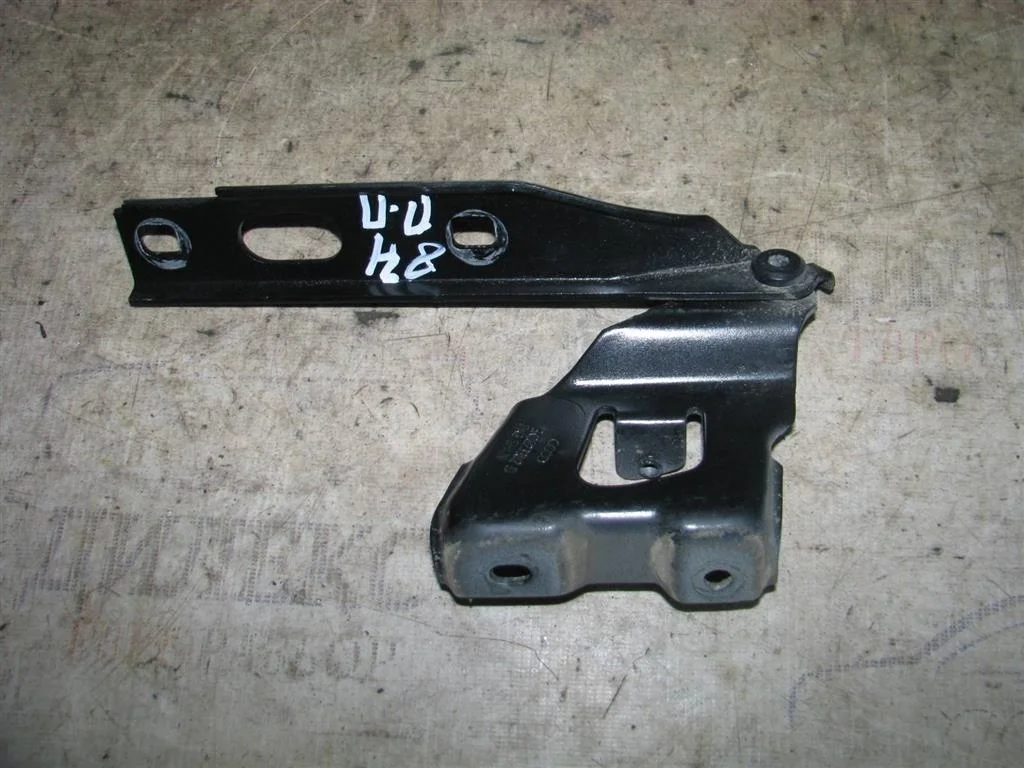 петля капота Audi A4 (B8) 2007-2015 R -