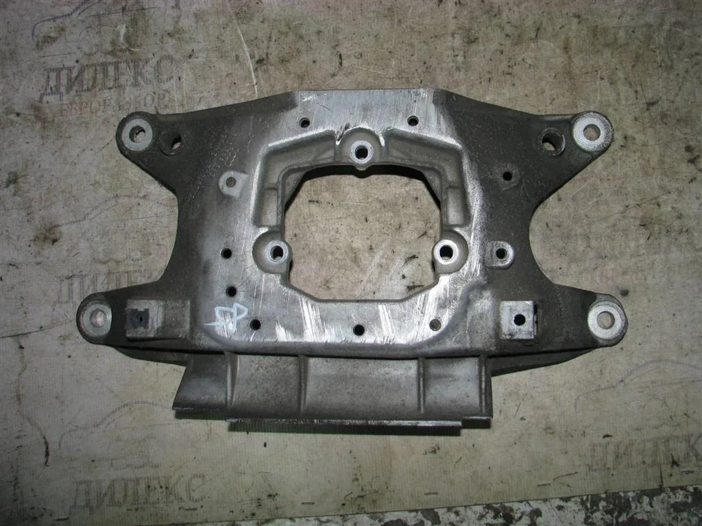 кронштейн опоры кпп Audi A5 /S5 Coupe/Sportback - -