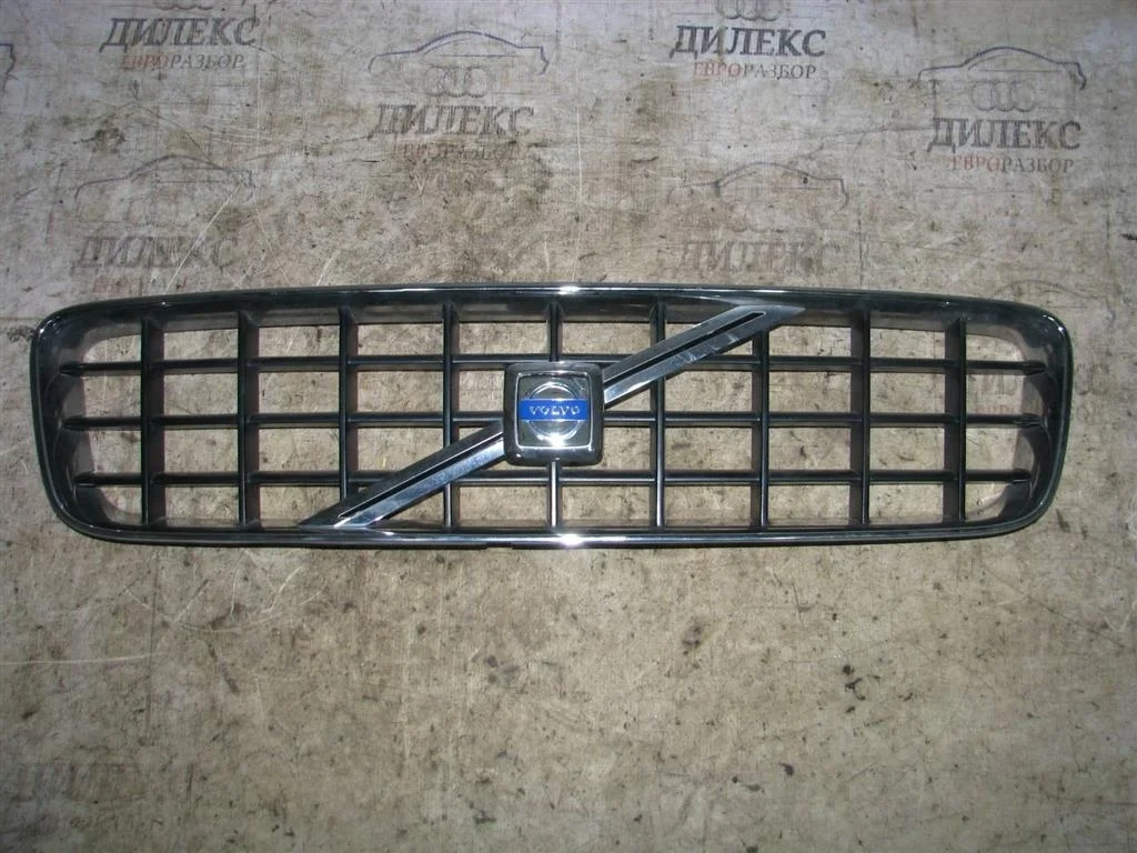 решетка радиатора Volvo XC90 2002 > - -