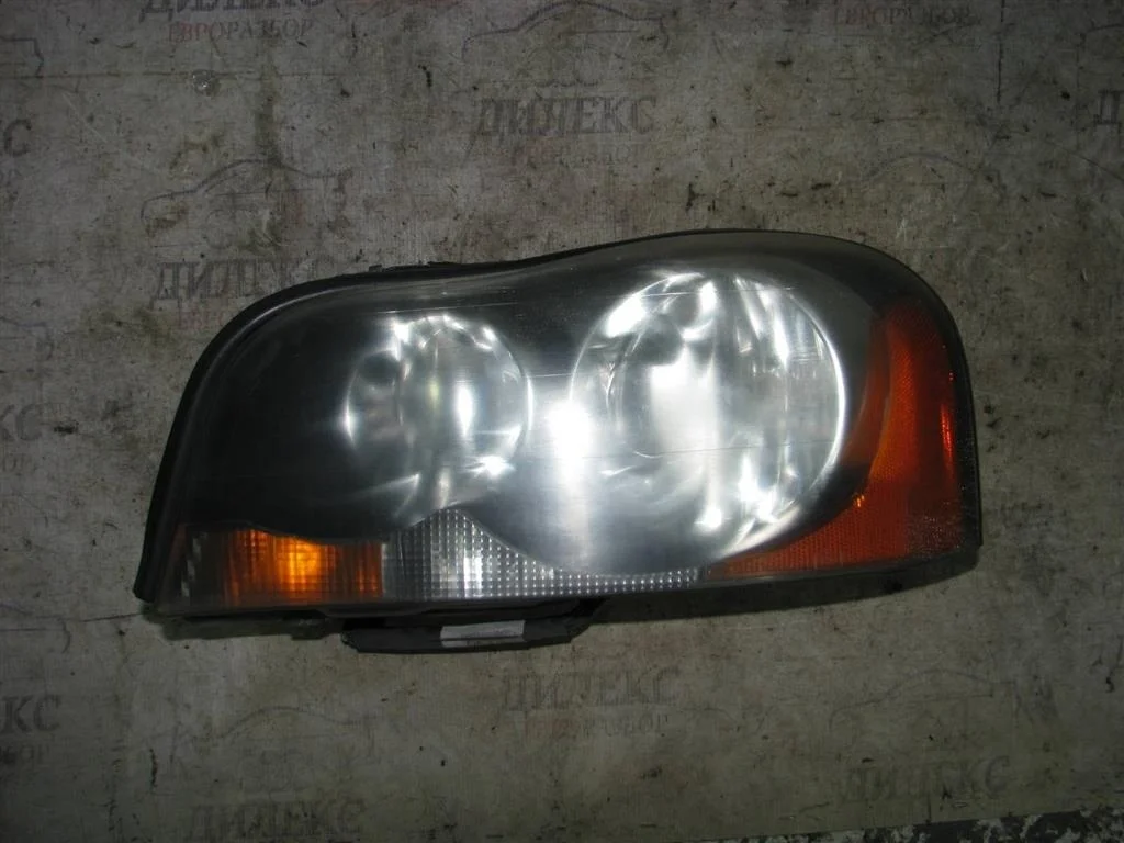 фара Volvo XC90 2002 > L -