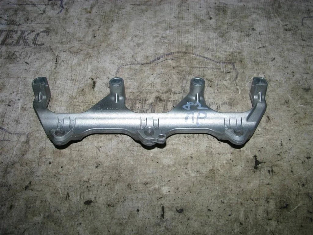 кронштейн (сопут. товар) Audi A6 (C6 4F) 2004-2011 - -