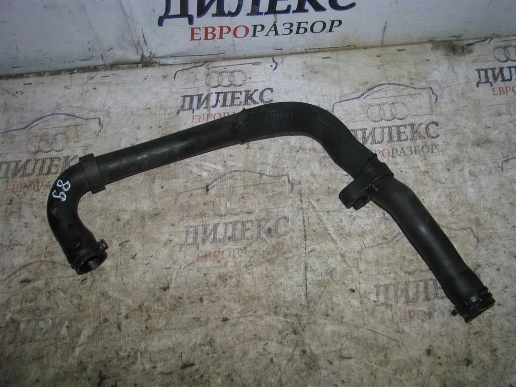 патрубок радиатора VW Tiguan 2007-2011 - -