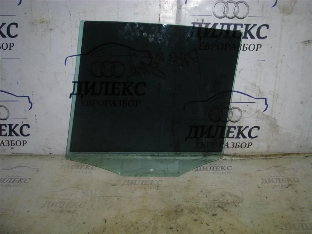 стекло двери VW Tiguan 2007-2011 R R