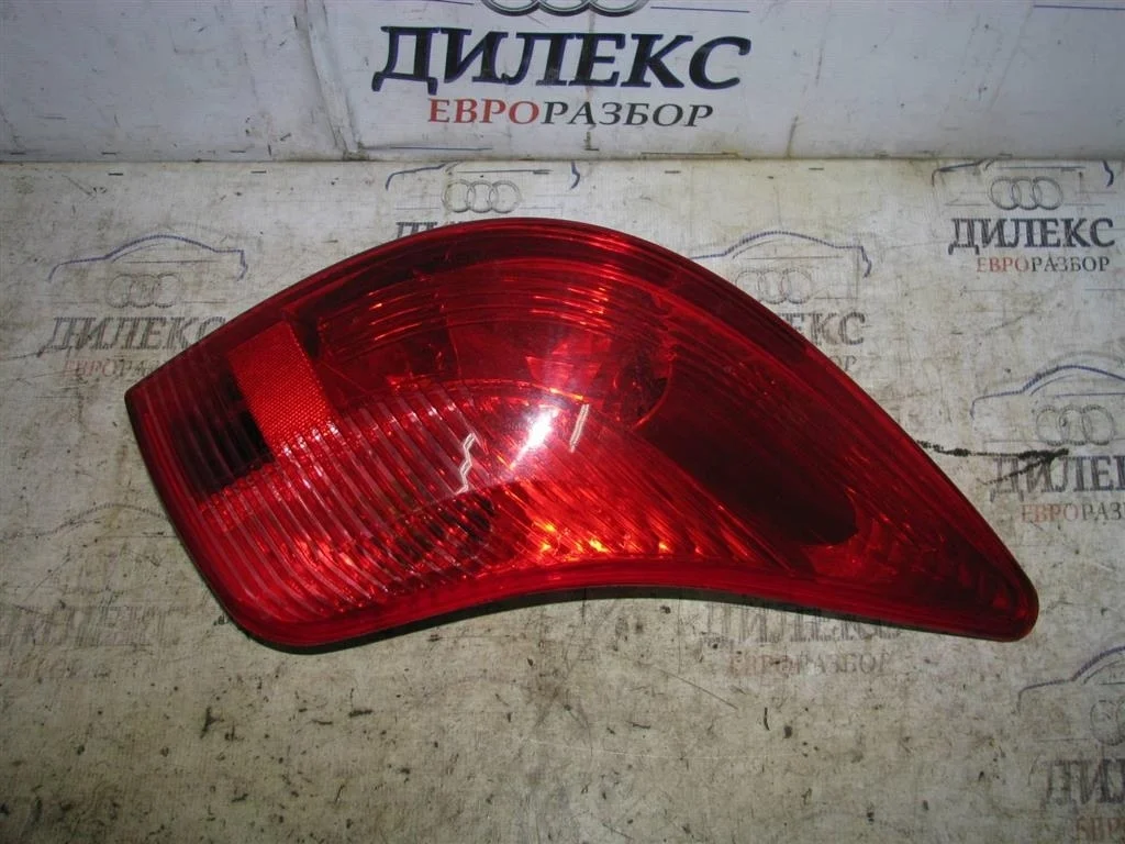 фонарь Peugeot 308 2007> R R