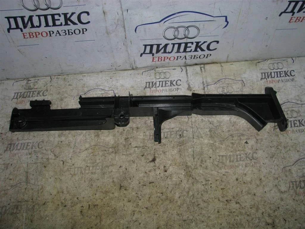 кронштейн (сопут. товар) Volvo V60 2011-2018 - -