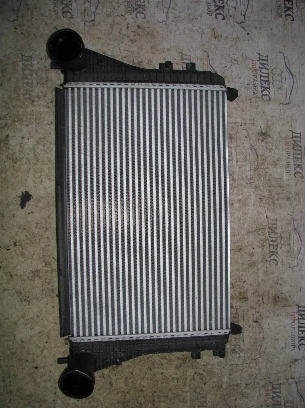интеркулер VW Passat (B6) 2005-2010 - -