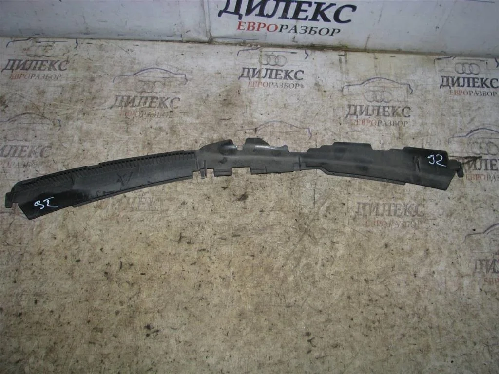 воздуховод радиатора VW Passat (B6) 2005-2010 - -