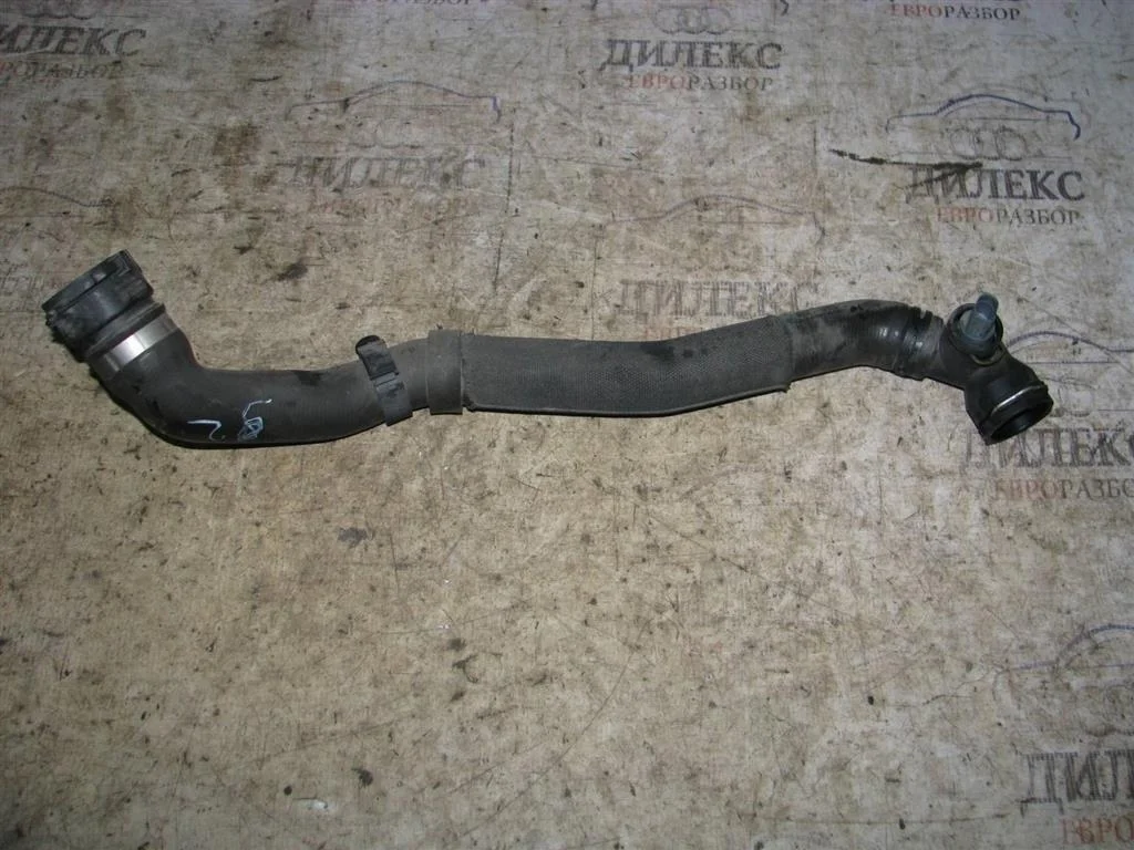 патрубок радиатора VW Passat (B6) 2005-2010 - -