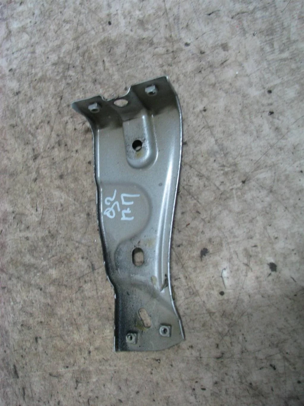 кронштейн крепления крыла VW Passat (B6) 2005-2010 R -