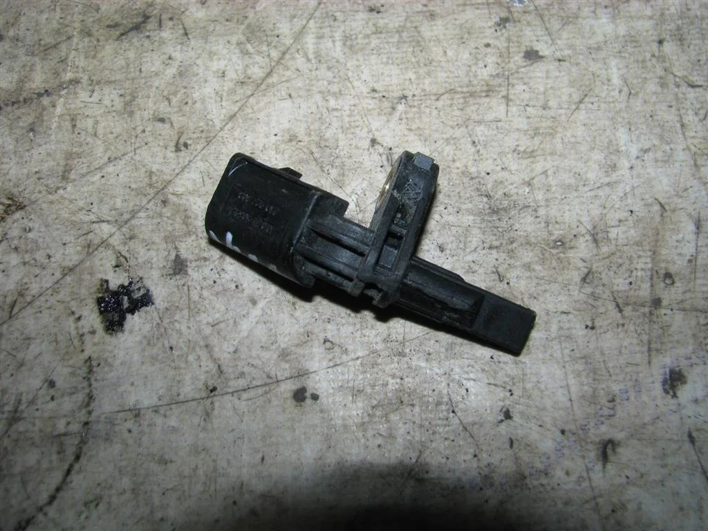 датчик abs VW Passat (B6) 2005-2010 L F