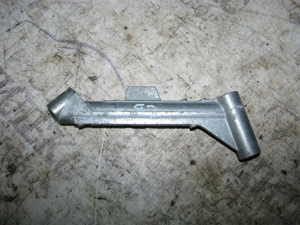 кронштейн VW Passat (B6) 2005-2010 - -