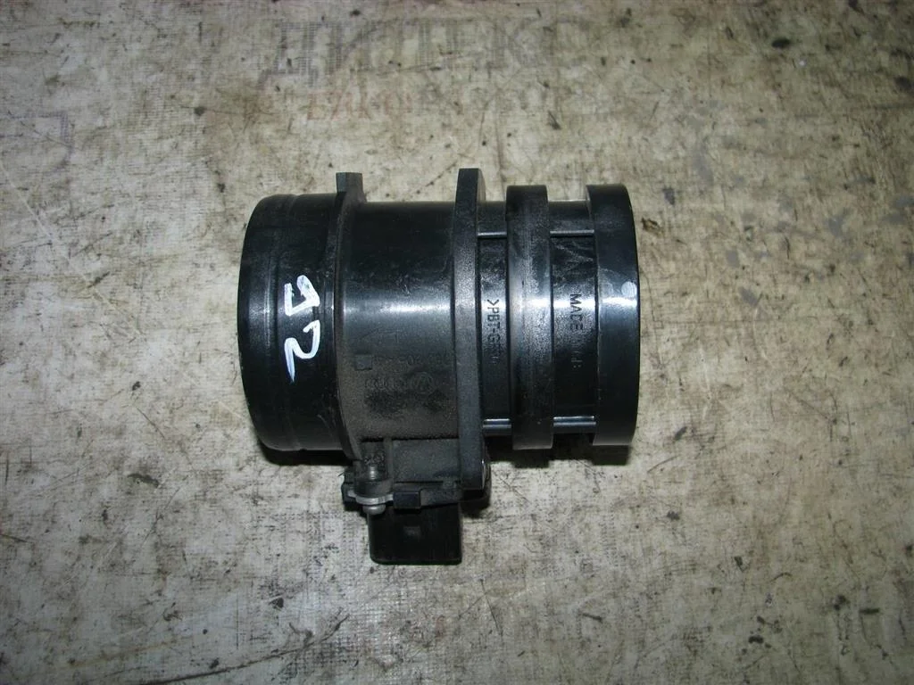 расходомер воздуха (массметр) VW Passat (B6) 2005-2010 - -