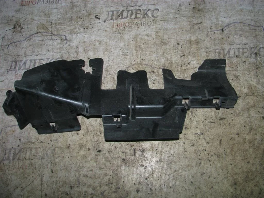 воздуховод радиатора VW Passat (B6) 2005-2010 R -