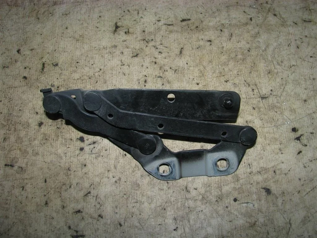 петля капота Land Rover Freelander 2 2007> L -