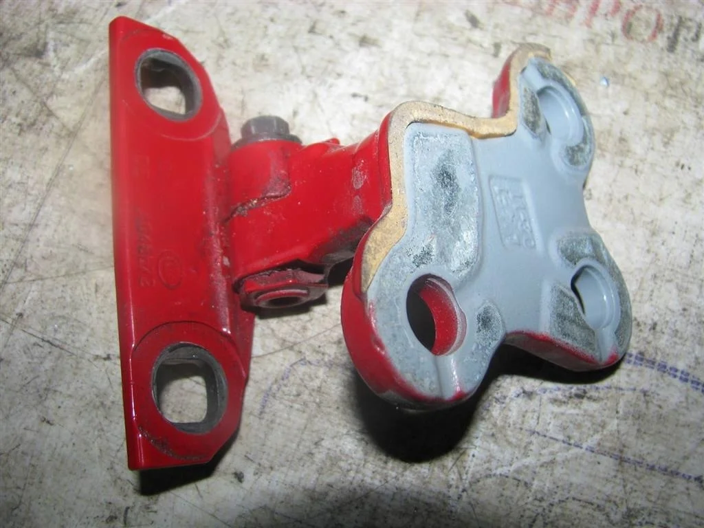 петля двери Volvo V60 2011-2018 L F