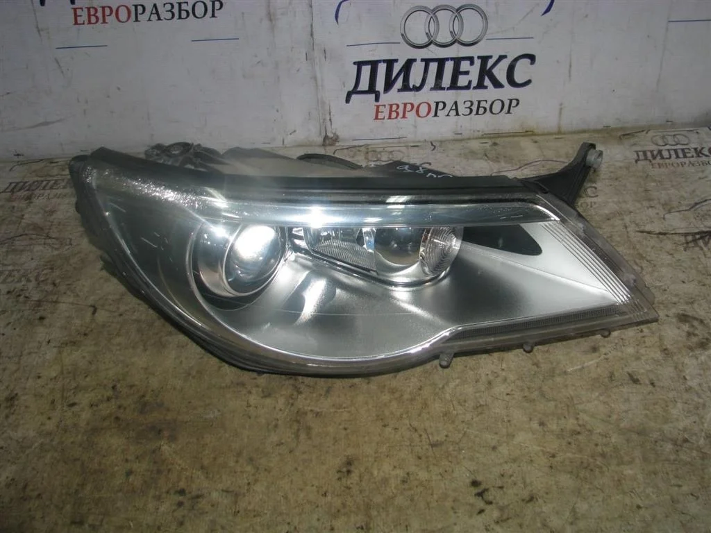фара VW Tiguan 2007-2011 R -