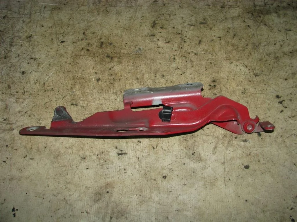 петля капота Volvo V60 2011-2018 L -