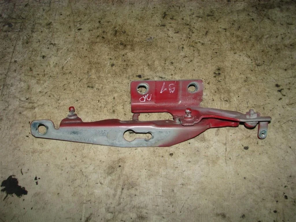 петля капота Volvo V60 2011-2018 R -