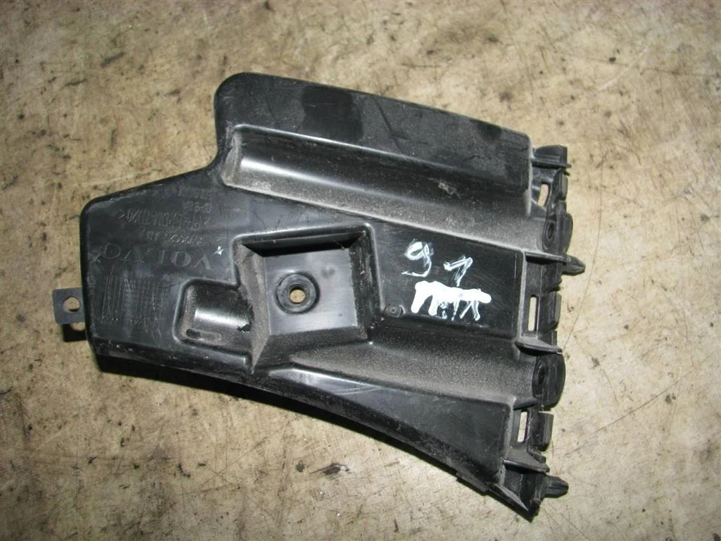 кронштейн переднего бампера Volvo V60 2011-2018 L F