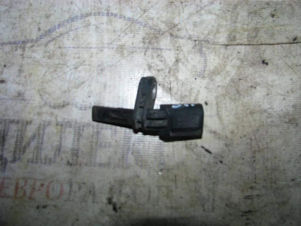 датчик abs VW Tiguan 2007-2011 R -