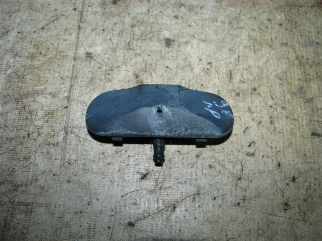 форсунка омывателя лобового стекла VW Tiguan 2007-2011 - -